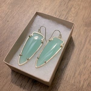 Kendra Scott arrowhead earrings
